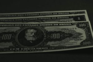 Nome sujo impede abrir conta? Entenda seus direitos e as opções disponíveis